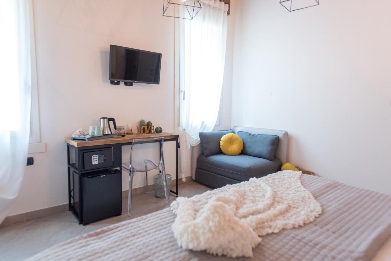 Luna Sul Tetto Carpi Ngoại thất bức ảnh